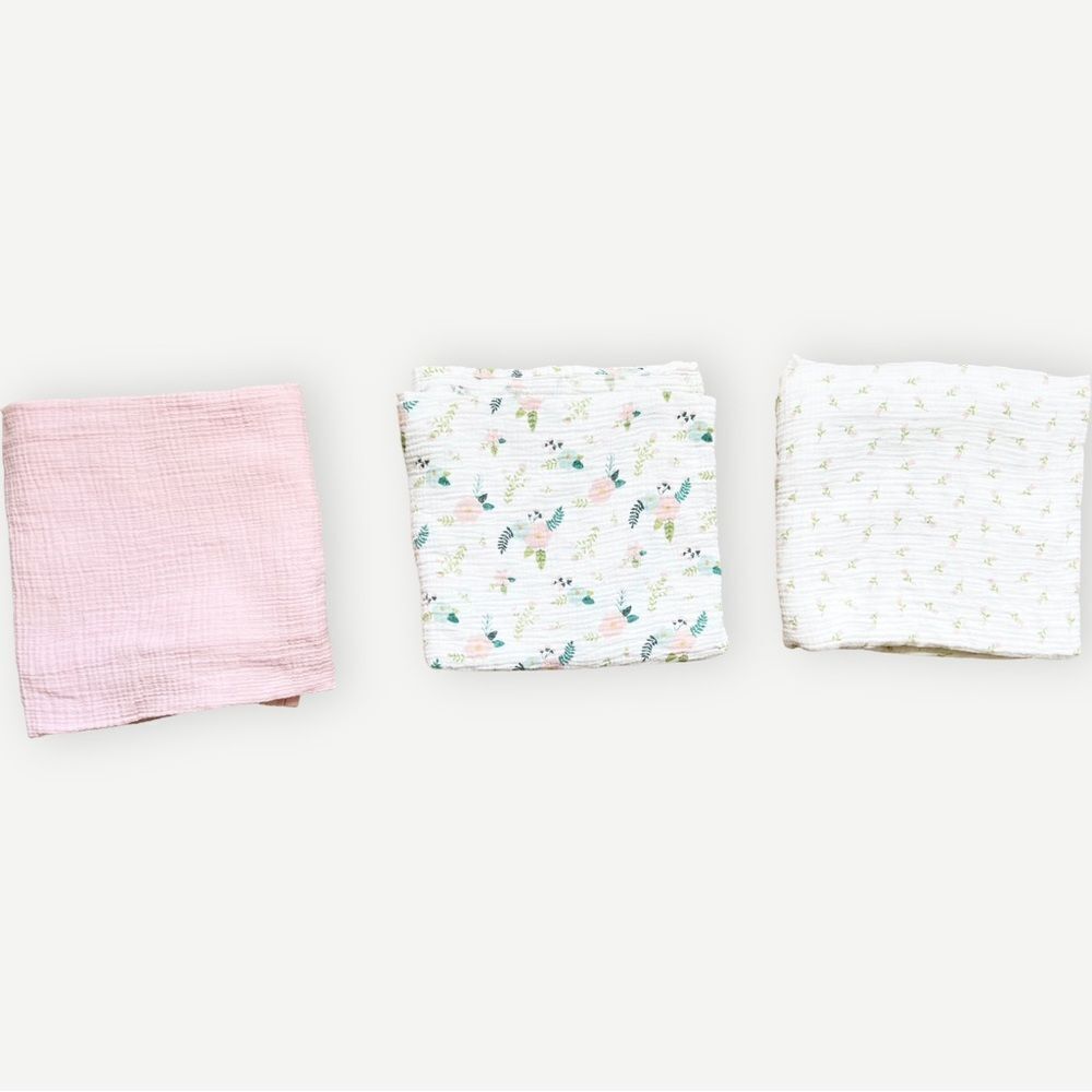 Summer Infant BUNDLE OF 3 Baby Infant Girls Cotton Floral Swaddle Blankets.